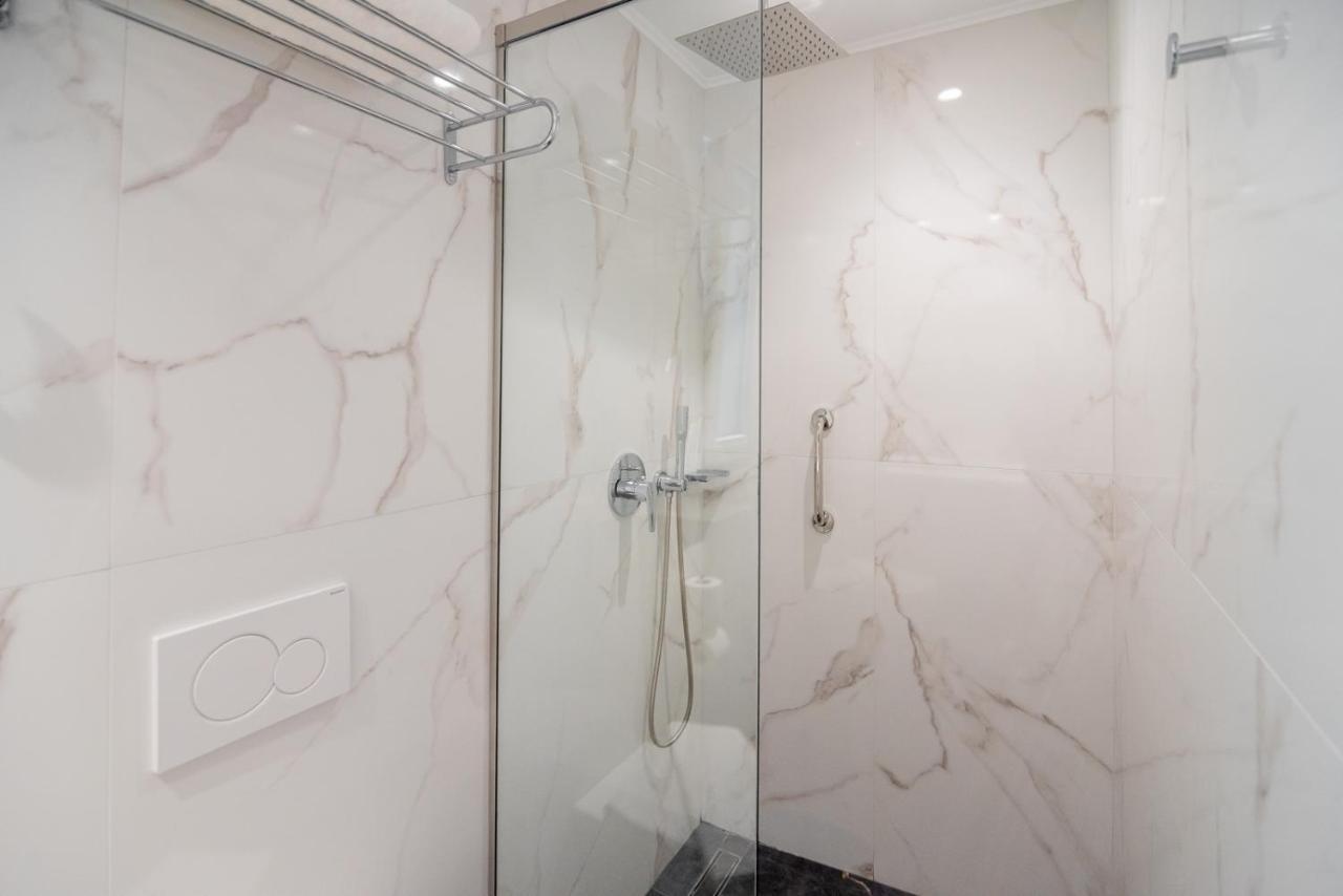 Contessa Bianca Luxury Suites コルフ島 エクステリア 写真