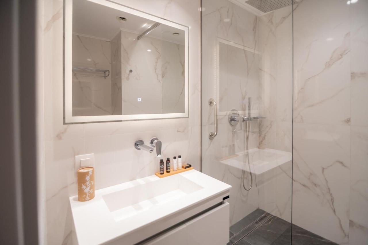 Contessa Bianca Luxury Suites コルフ島 エクステリア 写真