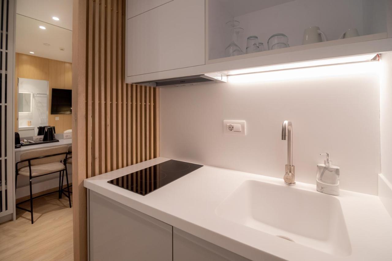 Contessa Bianca Luxury Suites コルフ島 エクステリア 写真