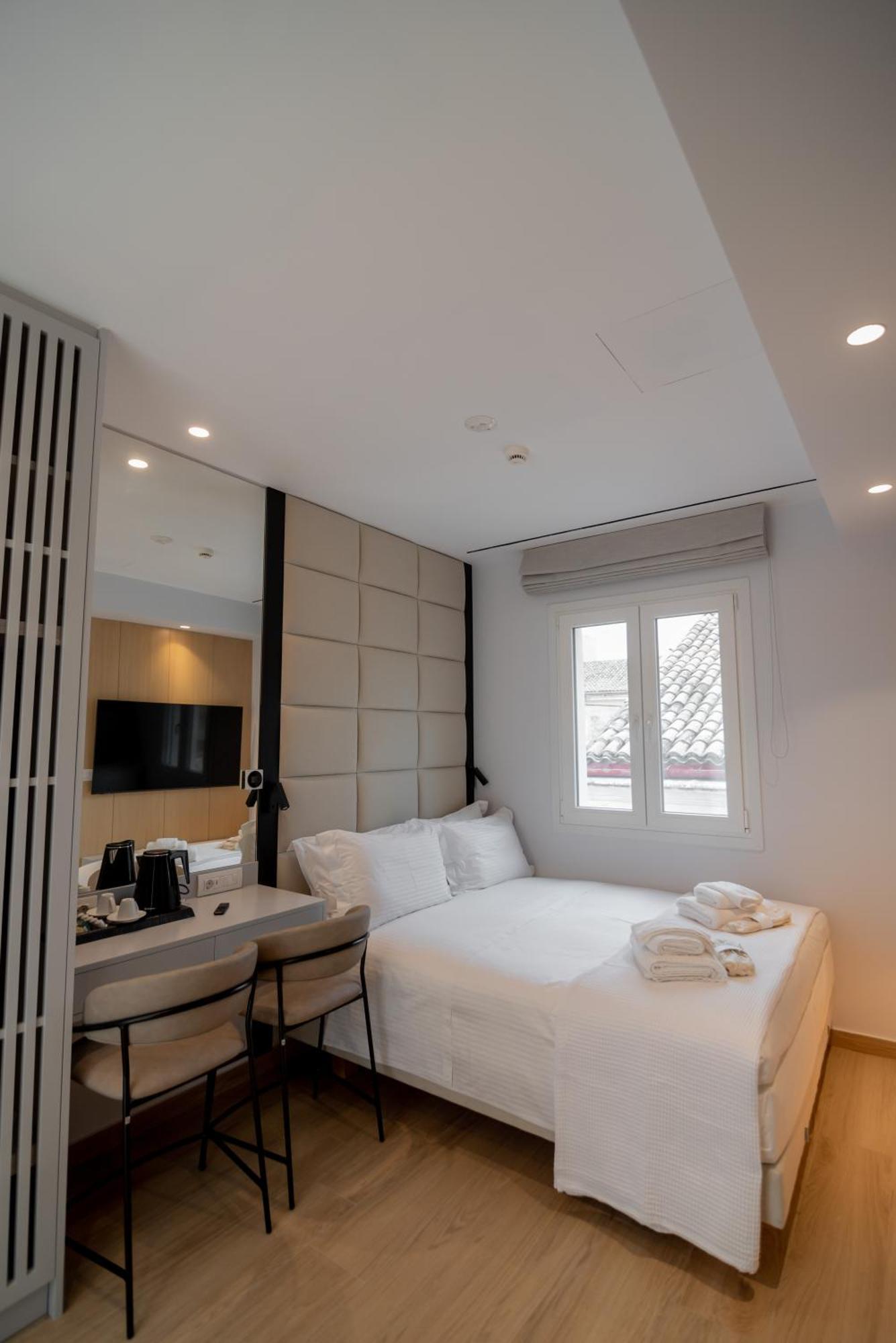 Contessa Bianca Luxury Suites コルフ島 エクステリア 写真